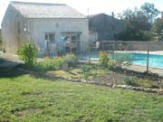 2 Bedroom gite with pool in the Deux Sevre.